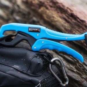 Plávajúce vylovovacie kliešte Savage Gear Fish Grip