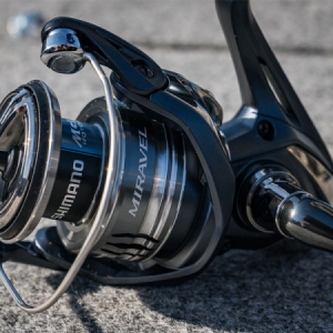navijak Shimano Miravel 2500